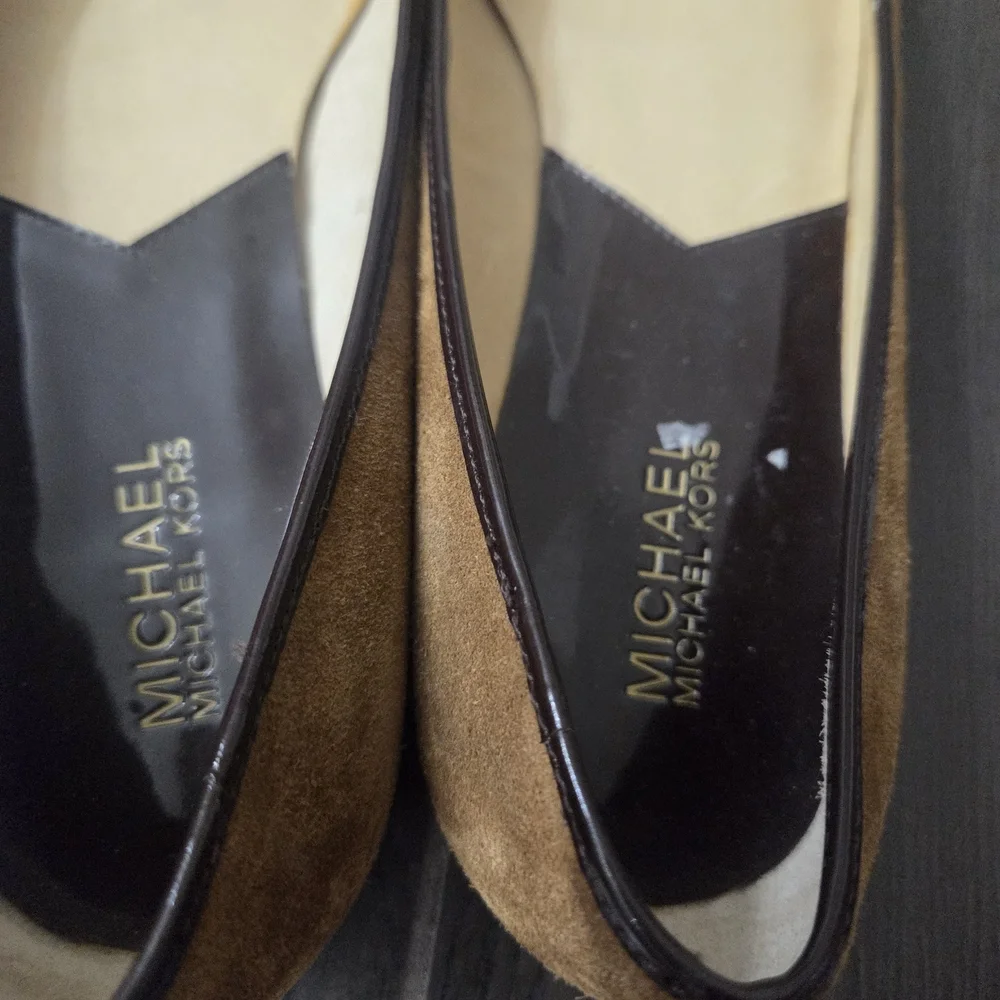 Michael Kors Suede Peep Toe Flats 9.5 Tan Buckle Patent Trim